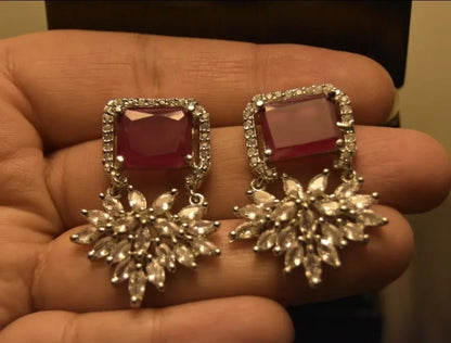 VICTORIAN RED EARRINGS