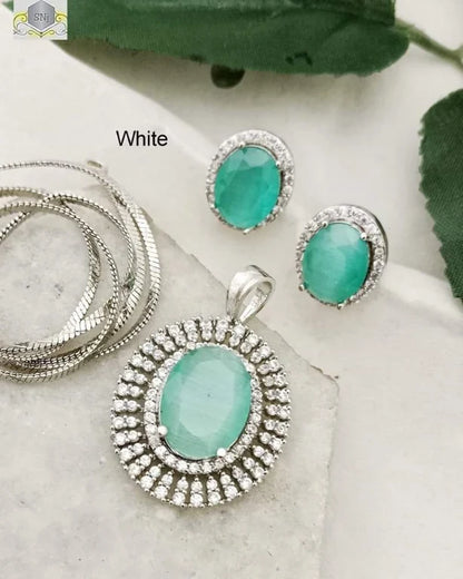 ZIRCON PENDANT SET IN JADE GREEN