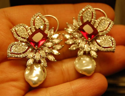ZIRCON EARRINGS IN RED