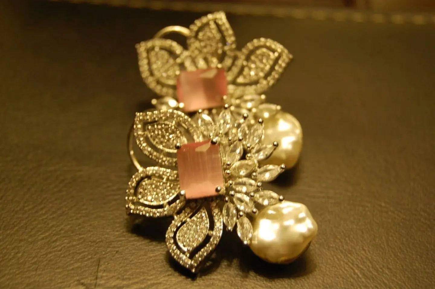 ZIRCON EARRINGS IN PINK