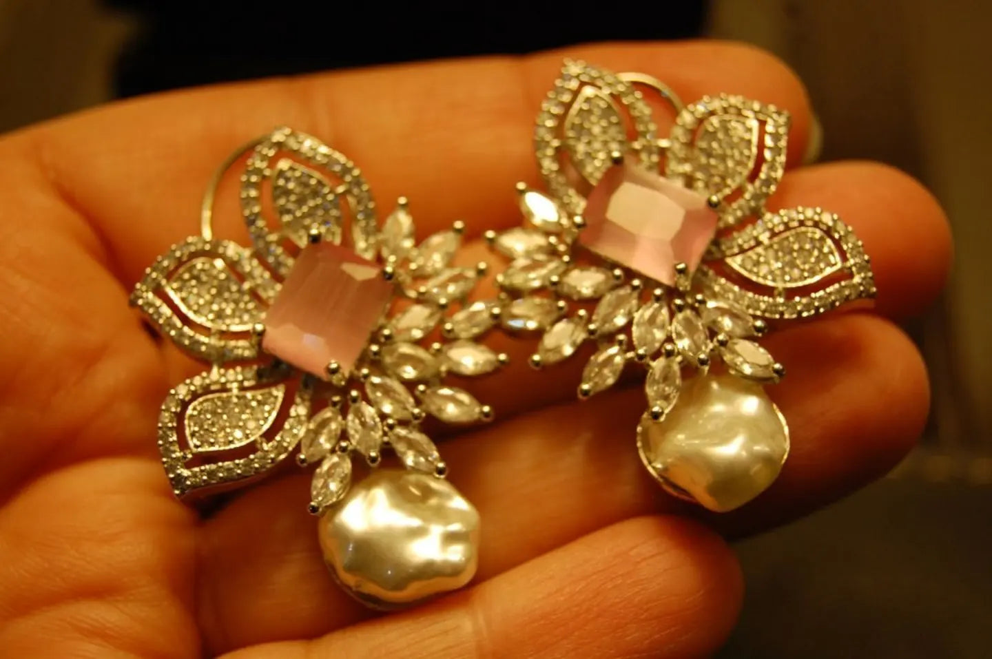 ZIRCON EARRINGS IN PINK