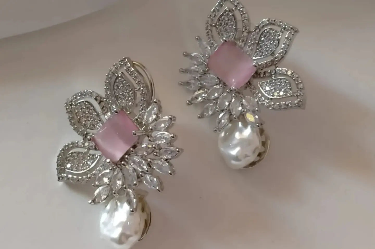 ZIRCON EARRINGS IN PINK