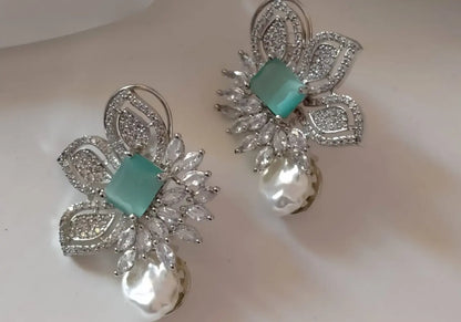 ZIRCON EARRINGS IN JADE GREEN