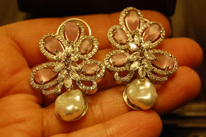 ZIRCON EARRINGS IN PINK