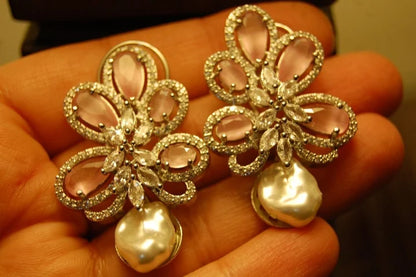 ZIRCON EARRINGS IN PINK