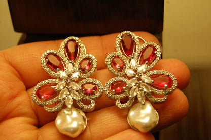 ZIRCON EARRINGS IN RED