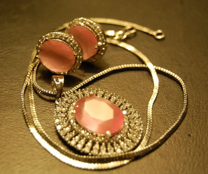 ZIRCON PENDANT SET IN PINK