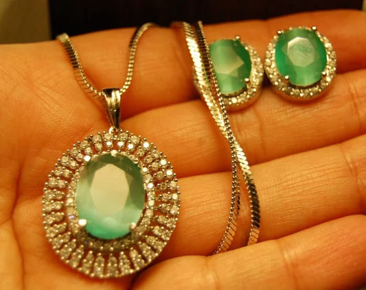 ZIRCON PENDANT SET IN JADE GREEN