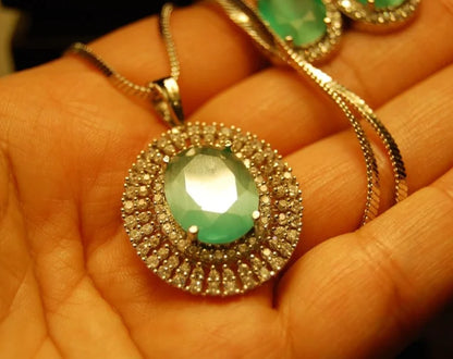 ZIRCON PENDANT SET IN JADE GREEN