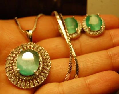 ZIRCON PENDANT SET IN JADE GREEN