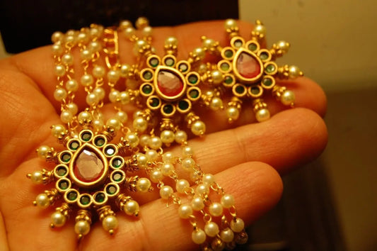 PRACTICAL EARRINGS & PENDANT SET