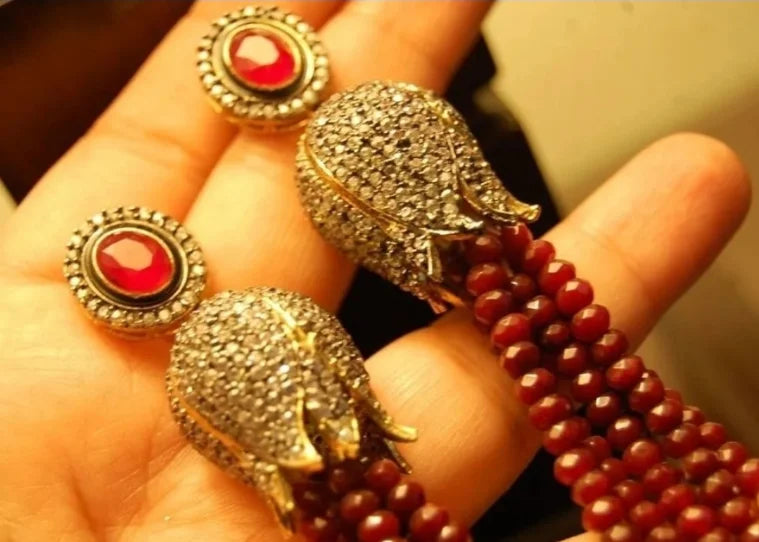 TUSSLE EARRINGS IN RED