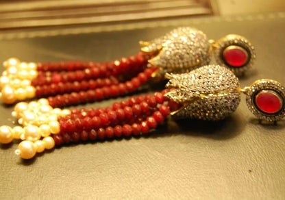 TUSSLE EARRINGS IN RED