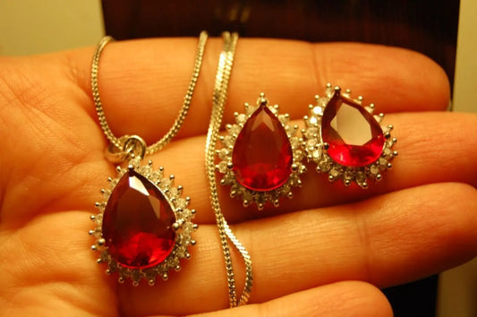 RED & ZIRCON PENDANT SET