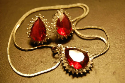 RED & ZIRCON PENDANT SET