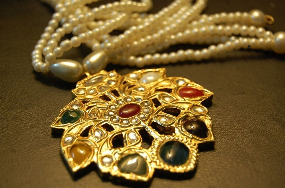 MULTI JEWELLED MALA WITH KUNDAN & PEARLS STRING