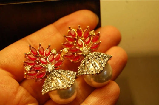 PEARL EARRINGS WITH RED STONES