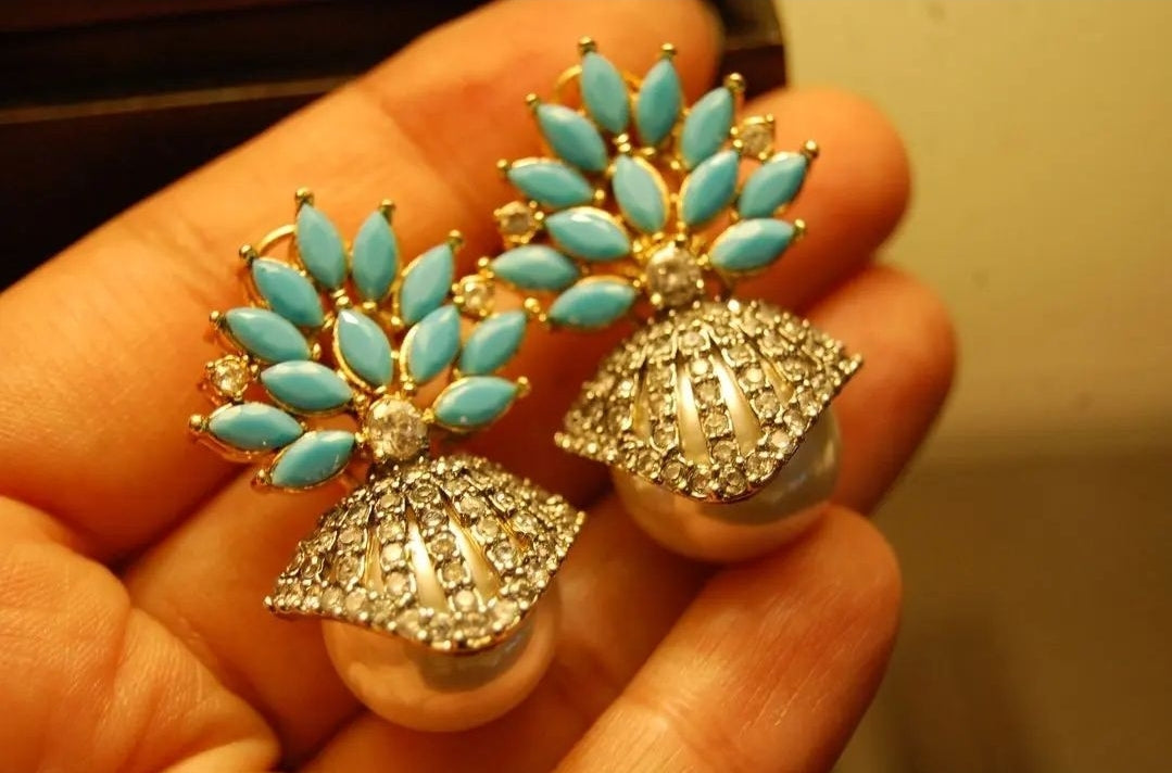 PEARL EARRINGS WITH FEROZY STONES