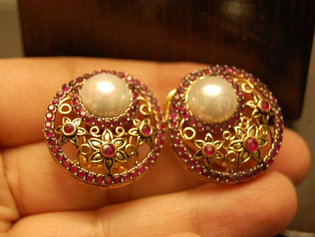 PEARL & RED STUDS
