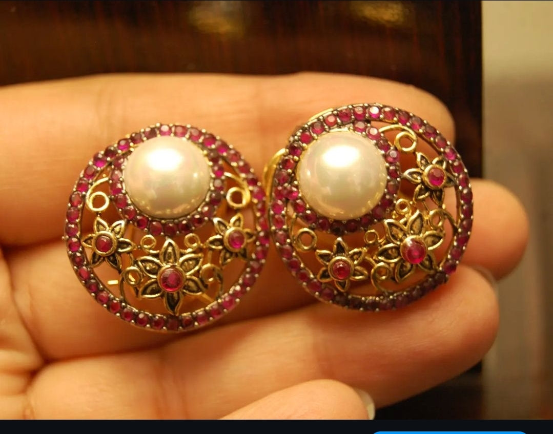 PEARL & RED STUDS