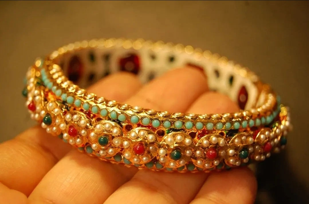 MULTI STONE KARA