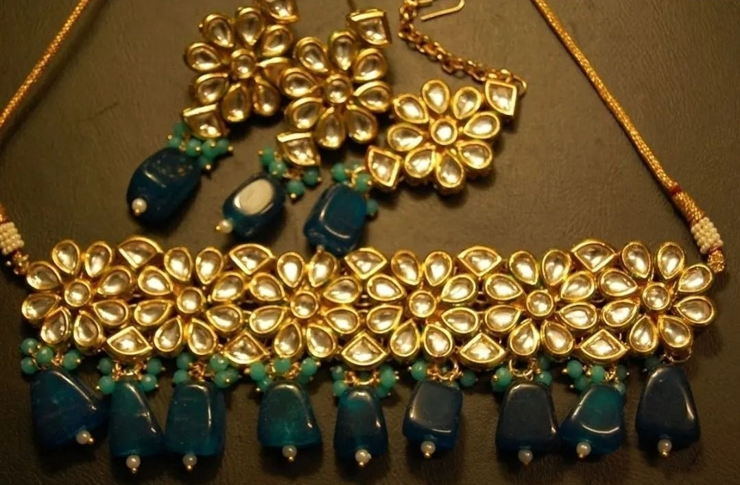 KUNDAN CHOKER SET WITH BLUE & FEROZA STONES