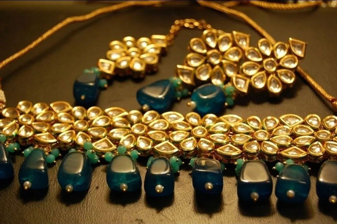 KUNDAN CHOKER SET WITH BLUE & FEROZA STONES