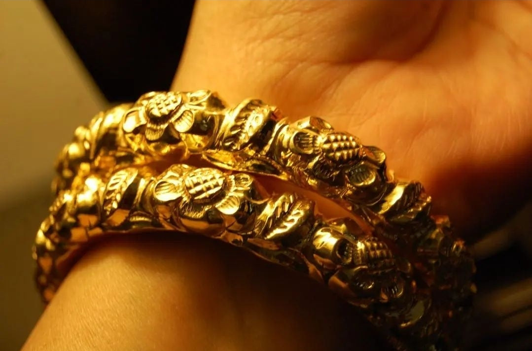 PAIR OF DHAAKA KARAS IN GOLD PLATING