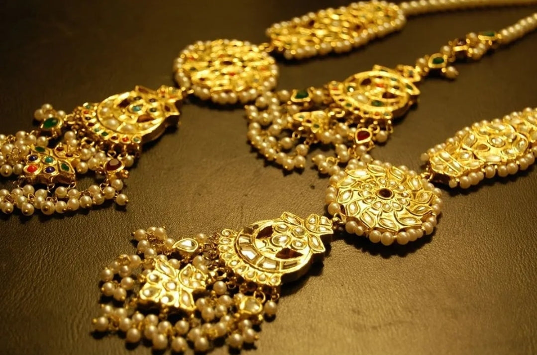 NAURATAN DOUBLE SIDED EARRINGS SET