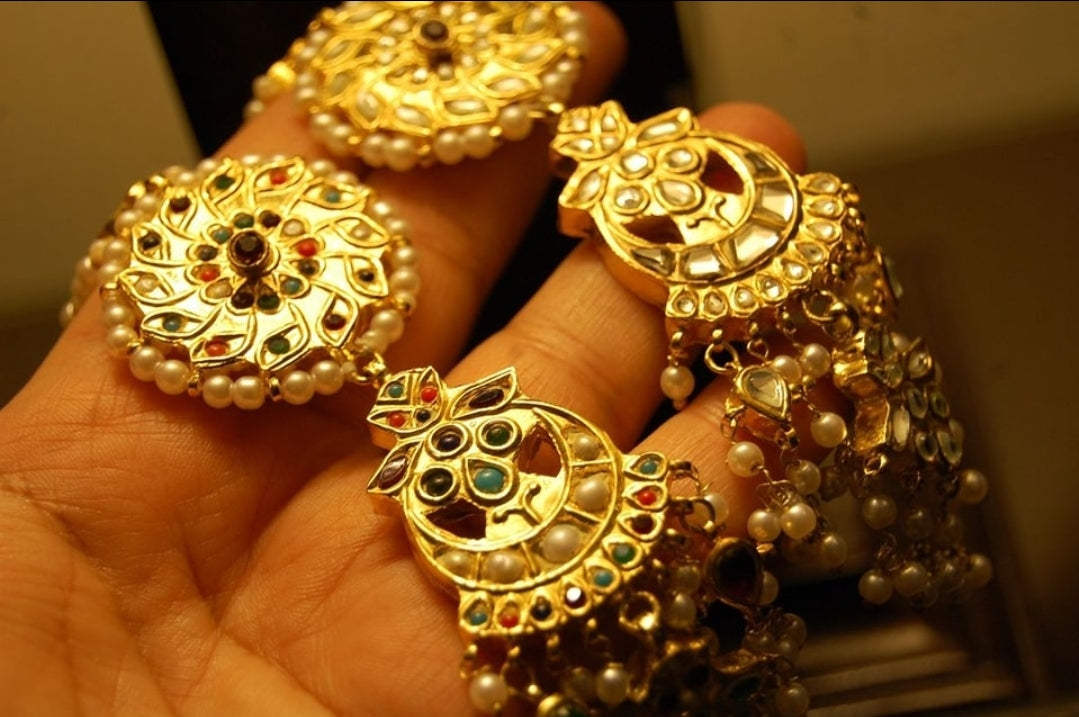 NAURATAN DOUBLE SIDED EARRINGS SET
