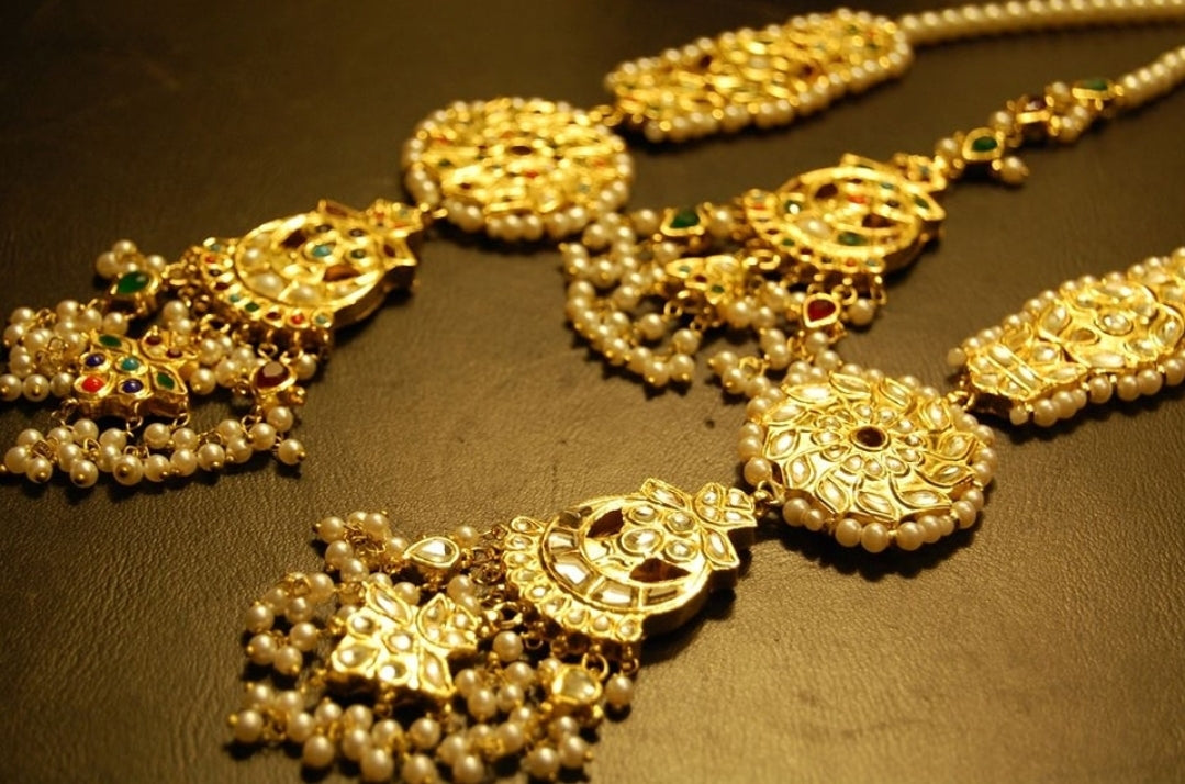 NAURATAN DOUBLE SIDED EARRINGS SET