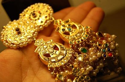 NAURATAN DOUBLE SIDED EARRINGS SET