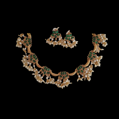 ELEGANT SOUTH INDIAN NECKLACE SET IN GREEN