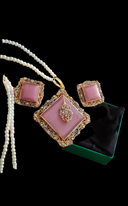 ELEGANT ZIRCON & PINK PENDENT SET