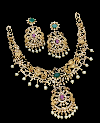 ELEGANT SOUTH INDIAN NECKLACE SET