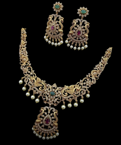 ELEGANT SOUTH INDIAN NECKLACE SET