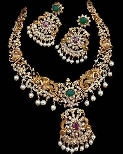 ELEGANT SOUTH INDIAN NECKLACE SET