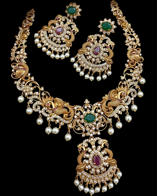 ELEGANT SOUTH INDIAN NECKLACE SET