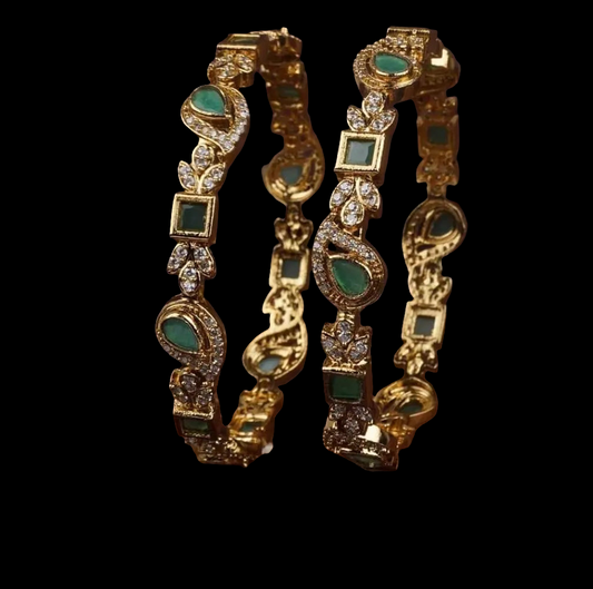 PAIR OF  PAISLEY INDIAN BANGLES IN GREEN