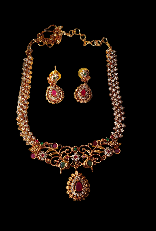 ELEGANT SOUTH INDIAN NECKLACE SET