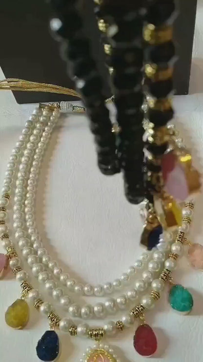 BLACK LAYERED NECKLACE WITH MULTI STONES