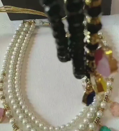 WHITE LAYERED NECKLACE WITH MULTI STONES