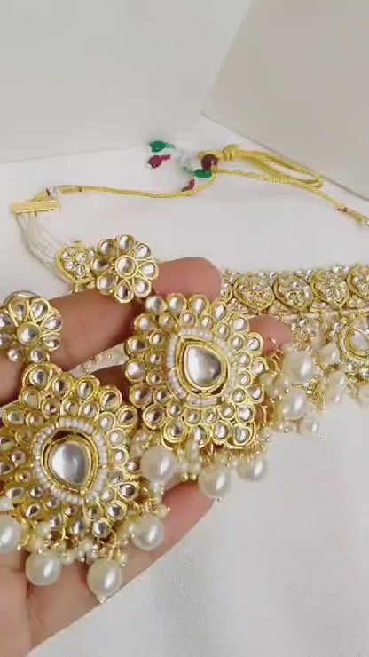 KUNDAN & PEARLS CHOKER SET WITH TIKKA