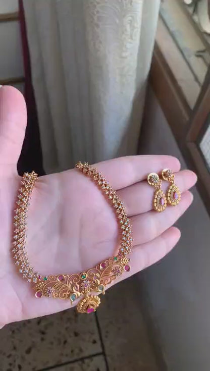 ELEGANT SOUTH INDIAN NECKLACE SET
