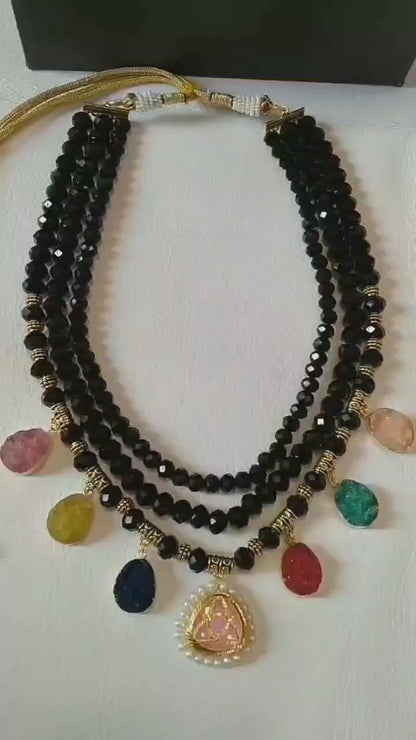 BLACK LAYERED NECKLACE WITH MULTI STONES