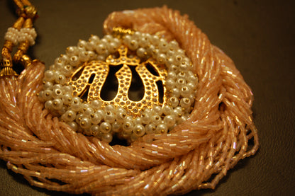 CALLIGRAPHIC PENDENT IN PINK MALA