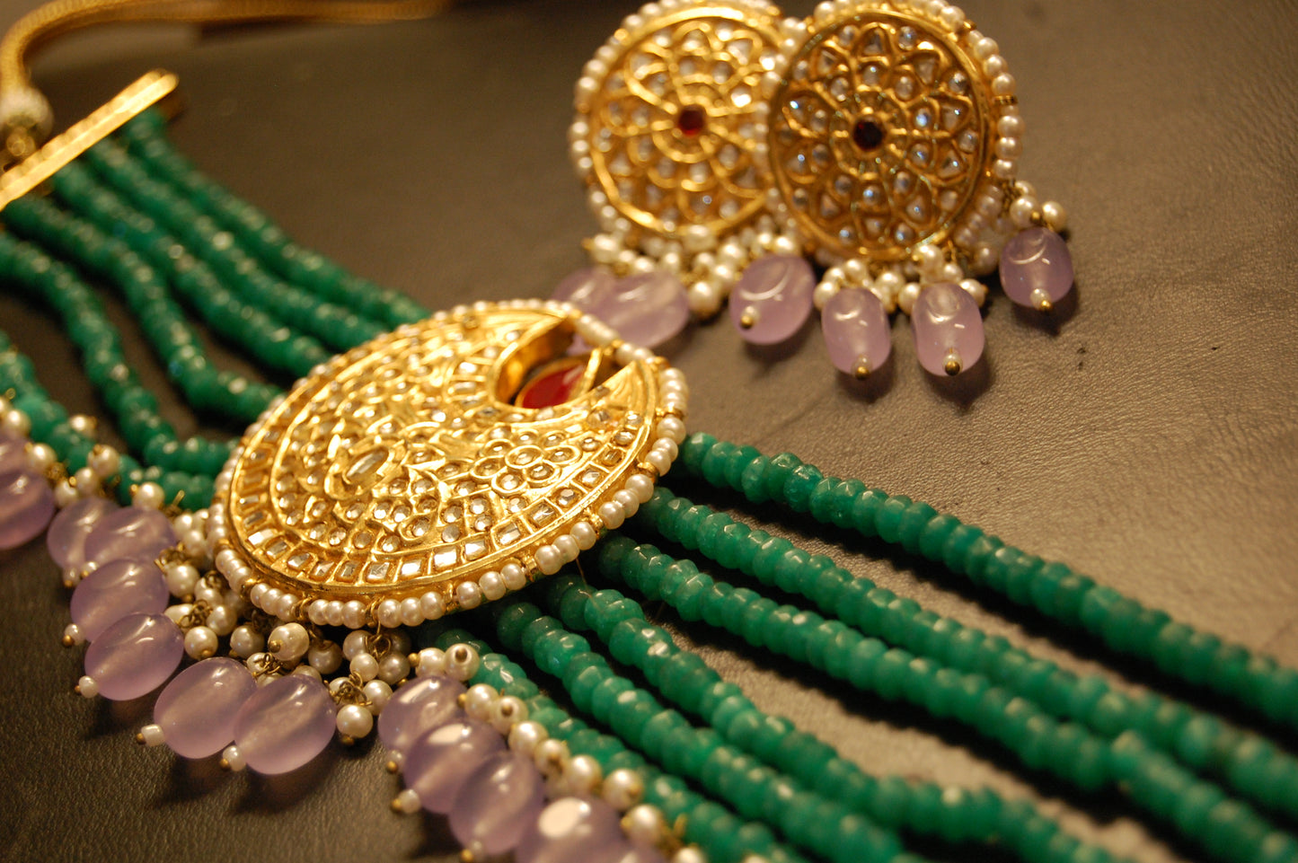 ELEGANT GREEN & KUNDAN CHOKER SET WITH LILAC DROPS & RED STONES