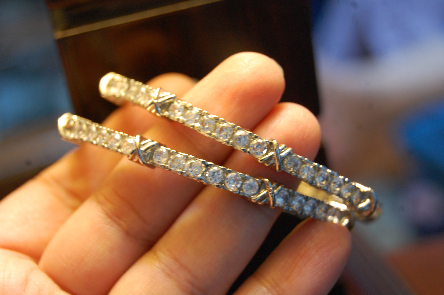 PAIR OF ZIRCON BANGLES (UNOPENABLE)