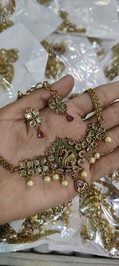 ELEGANT SOUTH INDIAN NECKLACE SET