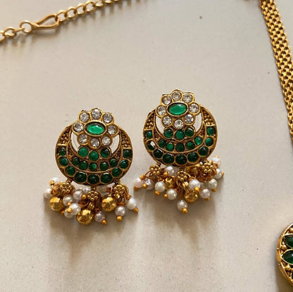ELEGANT SOUTH INDIAN NECKLACE SET IN GREEN